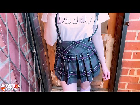❤️ Schoolgirl chuqur uning Dick so'radi va sinflar o'rniga fucks. Slutsda bizda ❤